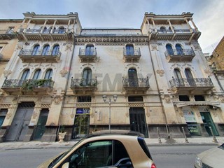 Quadrilocale in Vendita a Caltagirone, 70'000&euro;, 192 m²