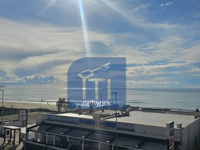 Trilocale in Vendita a Pomezia, 219'000&euro;, 85 m²