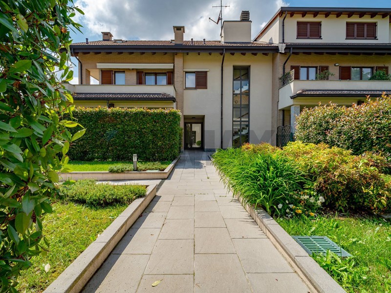 Trilocale in Vendita a Seregno, 275'000&euro;, 115 m²