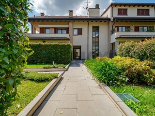 Trilocale in Vendita a Seregno, 275'000&euro;, 115 m²