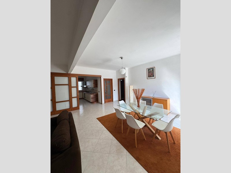 Trilocale in Affitto a Caserta, 900&euro;, 140 m²