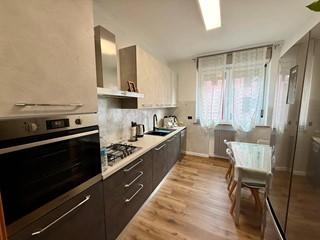 Appartamento in Vendita a Alessandria, 145'000&euro;, 120 m²