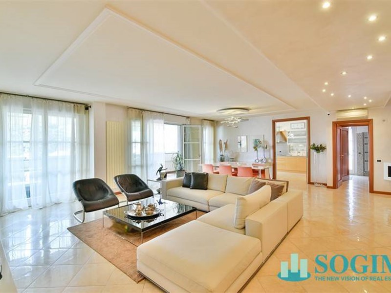 Quadrilocale in Vendita a Seregno, 690'000&euro;, 206 m²