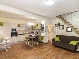 Quadrilocale in Vendita a Mascalucia, 166'000&euro;, 104 m²