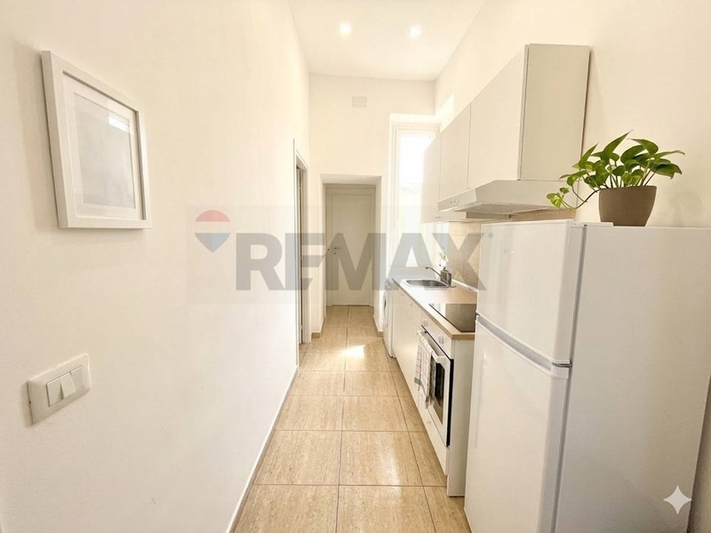 Trilocale in Vendita a Napoli, 169'000&euro;, 66 m²