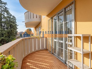 Trilocale in Vendita a Gallarate, 150'000&euro;, 113 m²