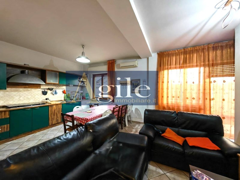 Trilocale in Vendita a Sant'Egidio alla Vibrata, 80'000&euro;, 110 m²