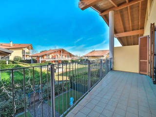 Quadrilocale in Vendita a Cornate d'Adda, 240'000&euro;, 148 m²