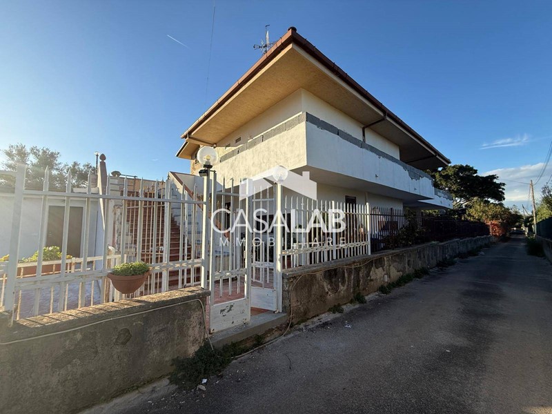 Appartamento in Affitto a Carini, 600&euro;, 130 m²
