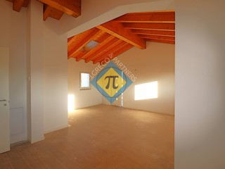 Trilocale in Vendita a Cordenons, 220'000&euro;, 93 m²