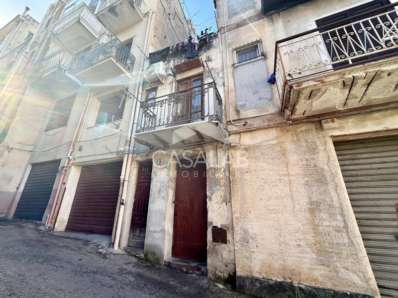 Quadrilocale in Vendita a Carini, 15'000&euro;, 52 m²