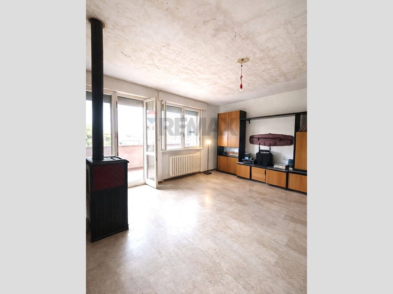 Quadrilocale in Vendita a Cerano, 69'000&euro;, 100 m²