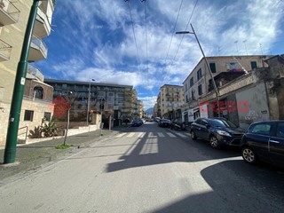 Bilocale in Vendita a Portici, 240'000&euro;, 75 m², arredato