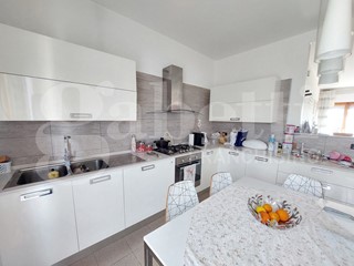 Quadrilocale in Vendita a Corropoli, 125'000&euro;, 140 m², con Box