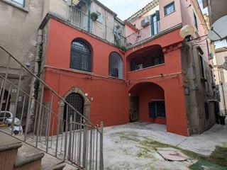 Quadrilocale in Vendita a Crotone, 99'000&euro;, 120 m², con Box
