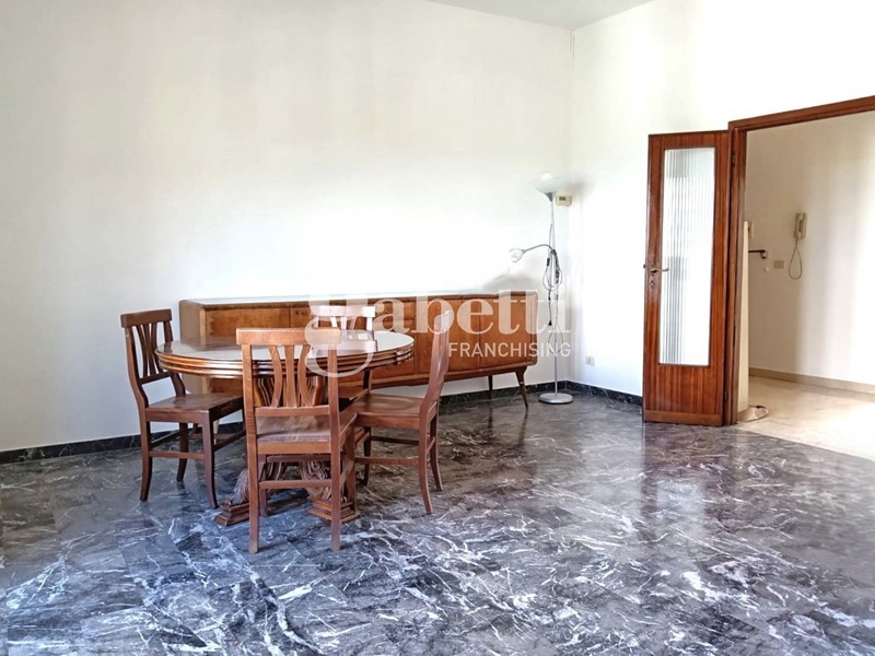 Quadrilocale in Vendita a Firenze, 275'000&euro;, 110 m², arredato