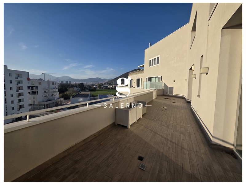 Quadrilocale in Vendita a Salerno, 450'000&euro;, 102 m²