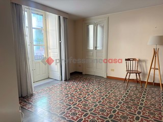 Appartamento in Affitto a Catania, 1'200&euro;, 140 m², arredato, con Box