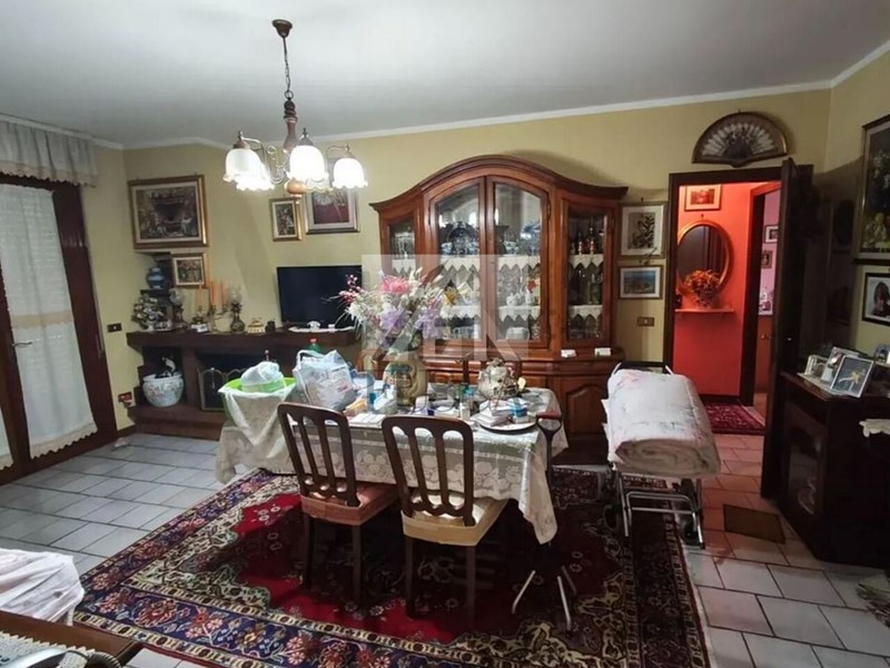 Appartamento in Affitto a Lucca, zona Monte San Quirico, 1'100&euro;, 130 m², arredato