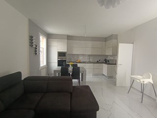 Appartamento in Vendita a Fornovo di Taro, 165'000&euro;, 140 m²