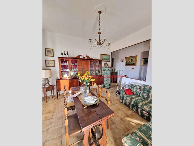 Appartamento in Vendita a Livorno, zona Calzabigi, 198'000&euro;, 140 m²