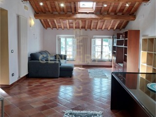 Appartamento in Affitto a Lucca, 1'200&euro;, 130 m², arredato