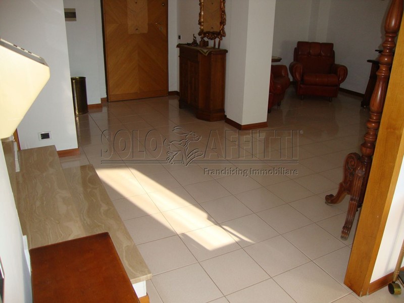 Quadrilocale in Affitto a Siena, zona Fuori Porta Camollia, 1'000&euro;, 100 m², arredato