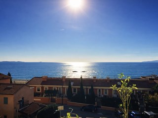 Quadrilocale in Vendita a Follonica, zona centro - fronte mare, 320'000&euro;, 87 m², arredato