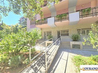 Appartamento in Affitto a Palermo, 2'000&euro;, 161 m²