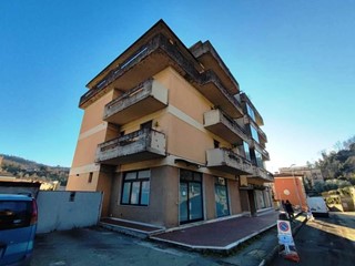 Quadrilocale in Vendita a Carrara, 77'007&euro;, 117 m²