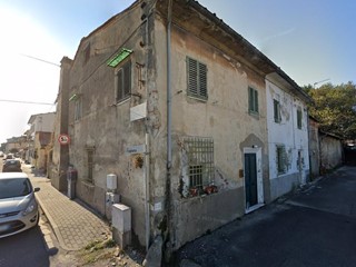 Quadrilocale in Vendita a Pisa, 45'750&euro;, 128 m²