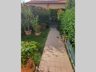 Appartamento in Vendita a Cascina, zona San Casciano, 80'000&euro;, 90 m², arredato