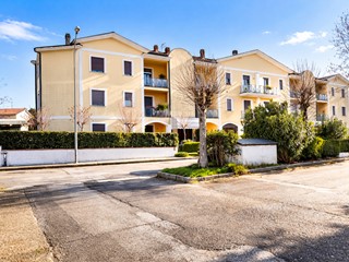 Appartamento in Vendita a Santa Maria a Monte, zona Montecalvoli Basso, 139'000&euro;, 105 m², con Box