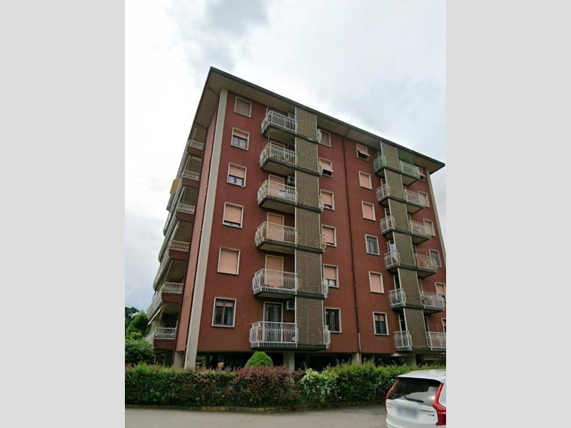 Appartamento in Vendita a Novi Ligure, 65'625&euro;, 134 m², con Box