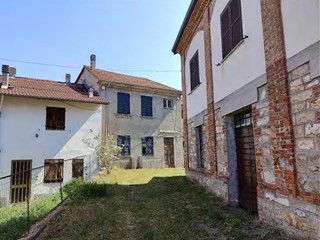 Appartamento in Vendita a Cantalupo Ligure, 17'660&euro;, 127 m²
