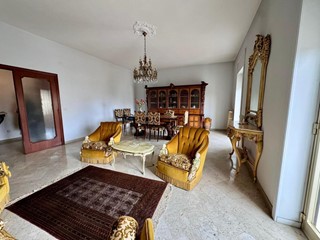 Appartamento in Vendita a Calimera, 200'000&euro;, 197 m², con Box