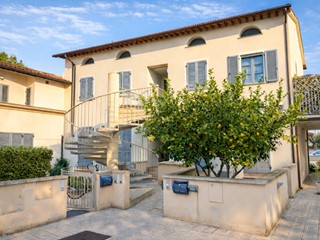 Quadrilocale in Vendita a Cascina, zona Navacchio, 140'000&euro;, 70 m², con Box