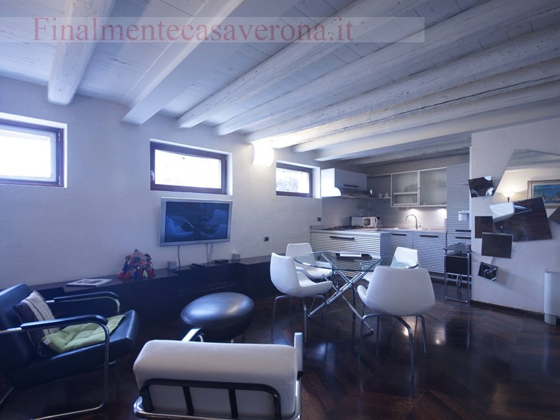 Bilocale in Affitto a Verona, 1'400&euro;, 74 m²