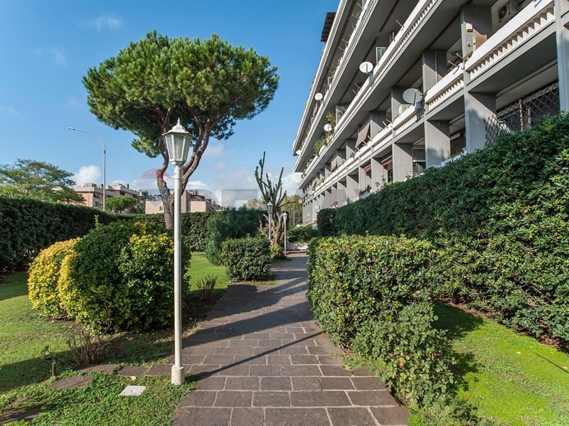 Bilocale in Vendita a Roma, 149'000&euro;, 67 m²