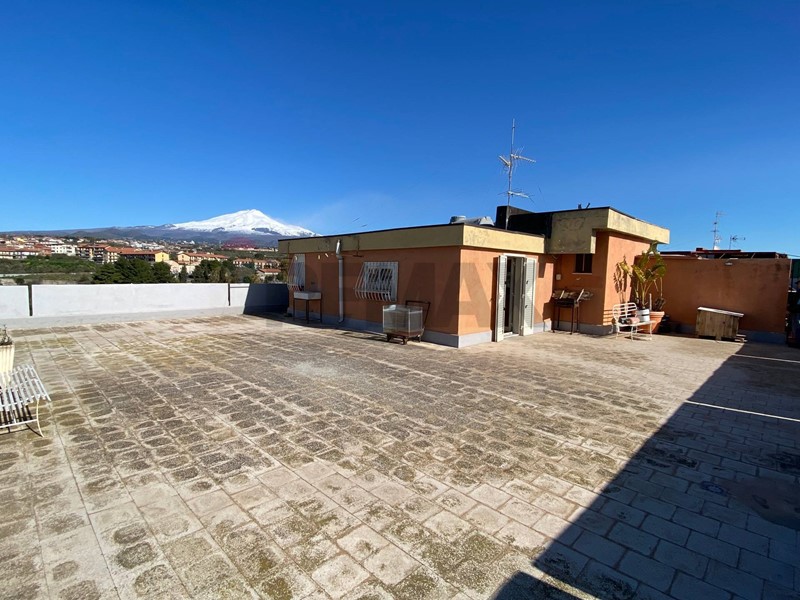 Attico in Vendita a Catania, 70'000&euro;, 48 m²