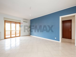 Appartamento in Vendita a Aci Castello, 118'000&euro;, 89 m²