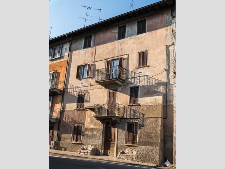 Quadrilocale in Vendita a Lenna, 55'000&euro;, 121 m²