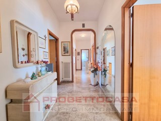 Appartamento in Vendita a Monteprandone, 148'000&euro;, 115 m², con Box