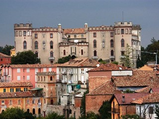 Appartamento in Vendita a Costigliole d'Asti, 790'000&euro;, 1100 m²