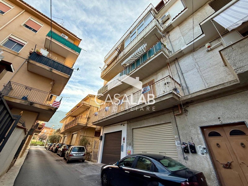 Quadrilocale in Vendita a Carini, 99'000&euro;, 123 m²