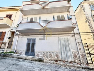 Appartamento in Vendita a Balestrate, 89'000&euro;, 140 m²