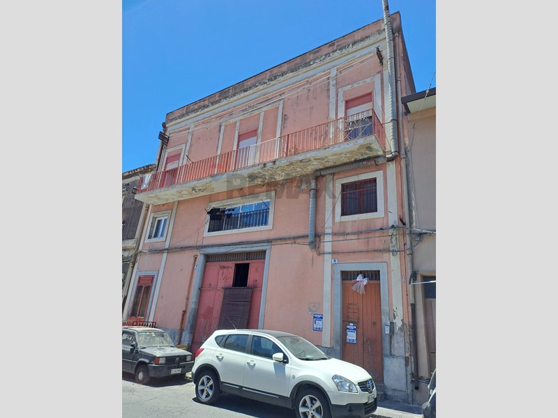 Quadrilocale in Vendita a Catania, 45'000&euro;, 125 m²