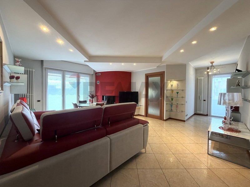 Trilocale in Vendita a Ponte San Pietro, 160'000&euro;, 104 m²