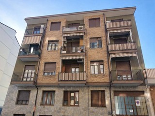 Bilocale in Vendita a Nichelino, 98'000&euro;, 54 m²