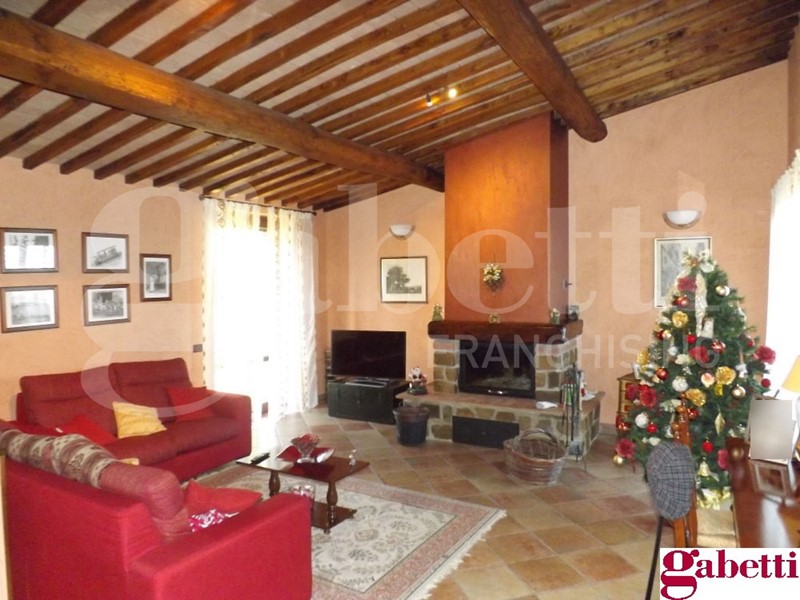 Appartamento in Vendita a Casole d'Elsa, 515'000&euro;, 273 m², con Box